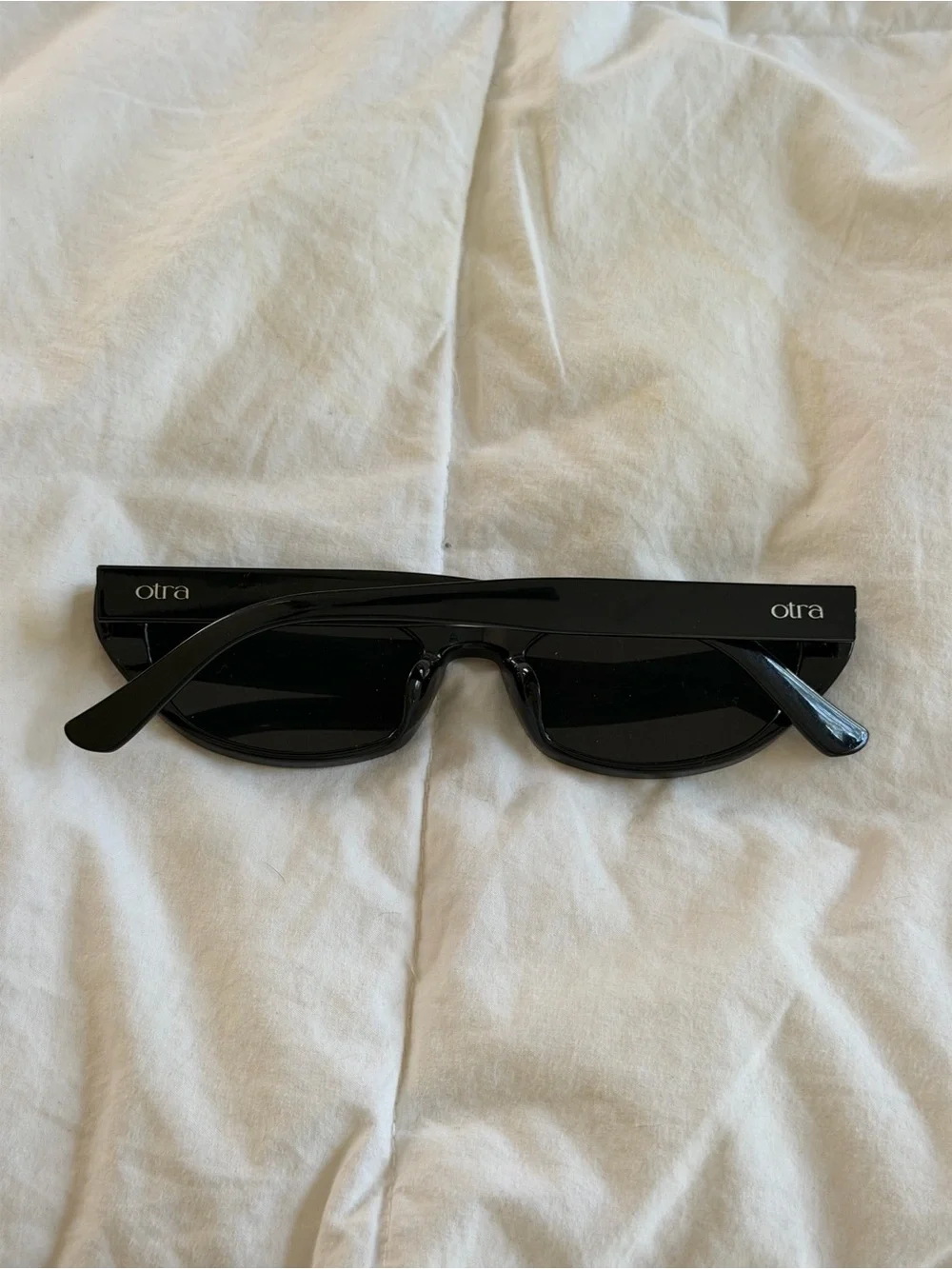 Otra Black Cat-Eye Sunglasses